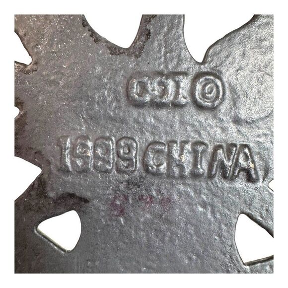 Vintage 99 Cast Iron Cat Shaped Trivet Intricate Cutout Design Hanging Ring SEE - Picture 3 of 9